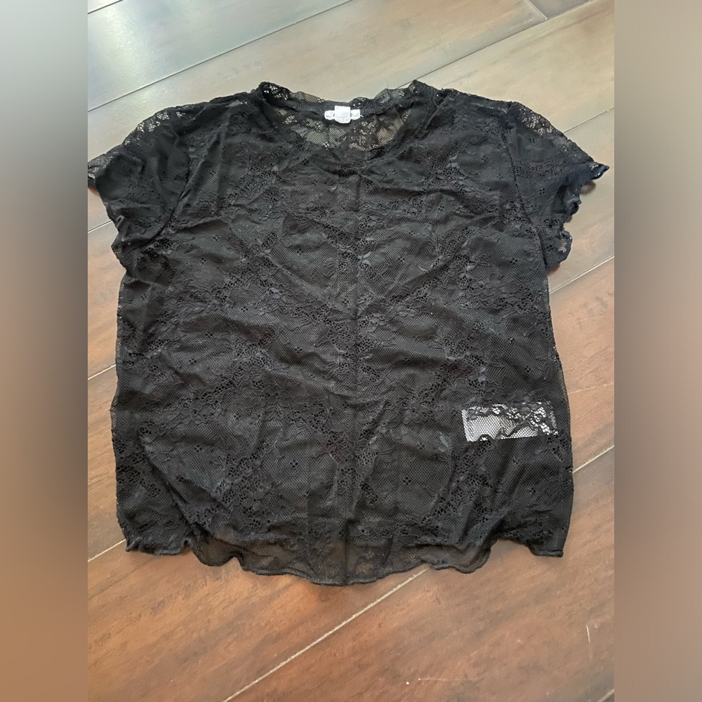 lace crop tee
